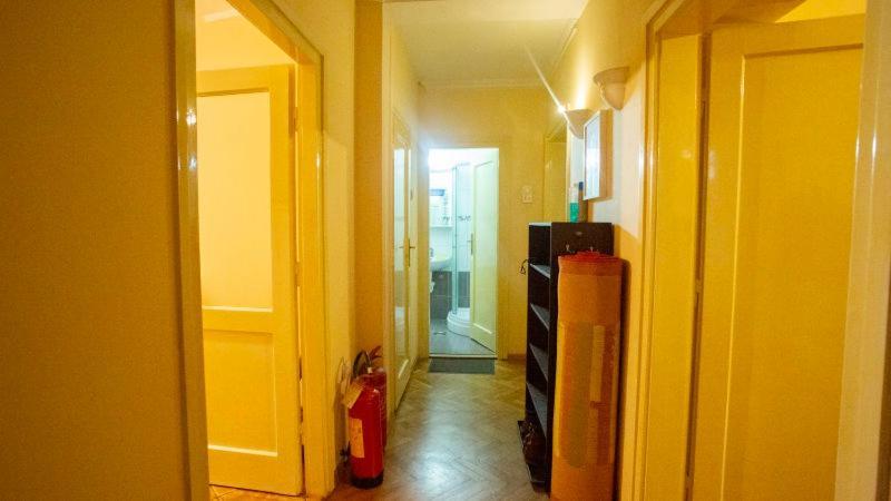 Private Cozy Room 1 With Shared Kitchen In Appartment, Downtown Belgrade Extérieur photo